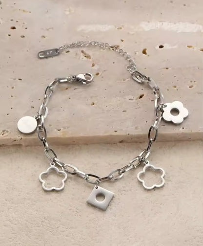 Le bracelet à maillons carrés